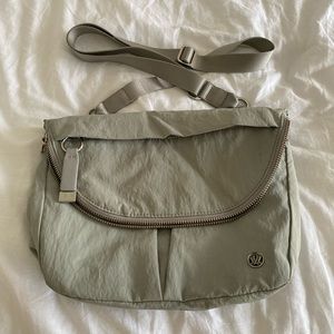 Lulu retired 5L festival bag!